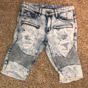 Like New Men’s Acid Washed Bermuda Shorts!